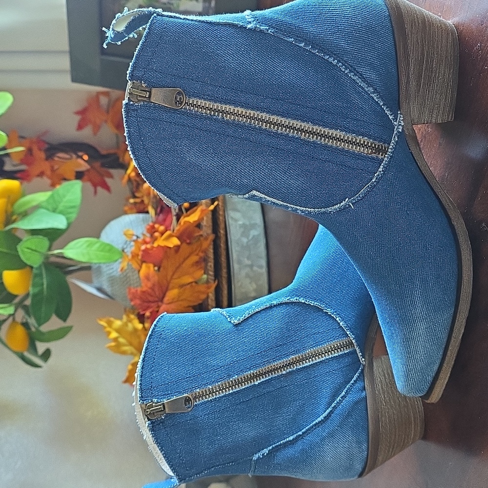 Sundance Denim Sojourner pointed Boots Western Boho Size 40 US 9.5